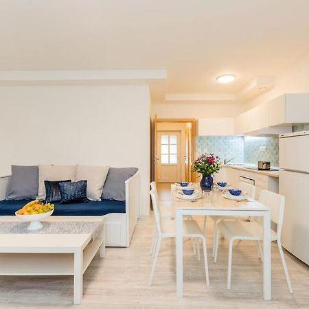 Apartmany Jedovary Trhové Sviny Exterior photo