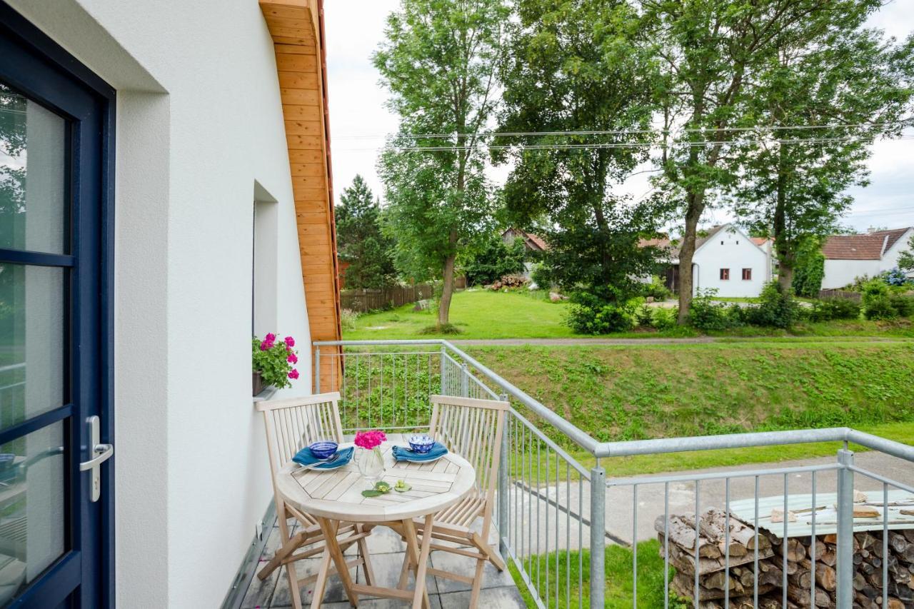 Apartmany Jedovary Trhové Sviny Exterior photo