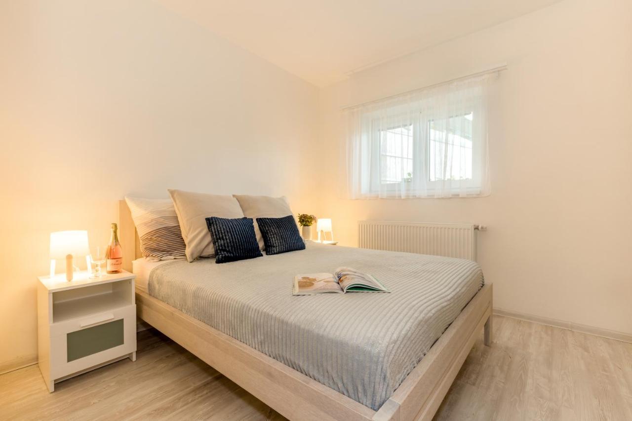 Apartmany Jedovary Trhové Sviny Exterior photo